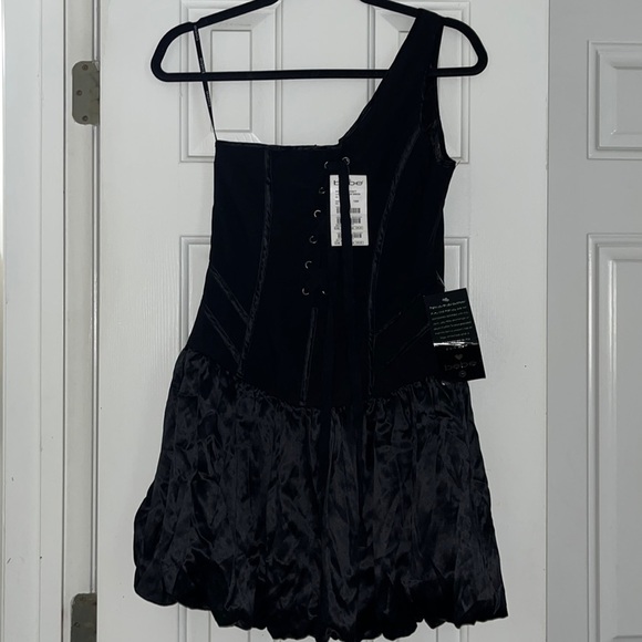 NWT Bebe black dress tie up corsets on back one shoulder size medium - Picture 5 of 7